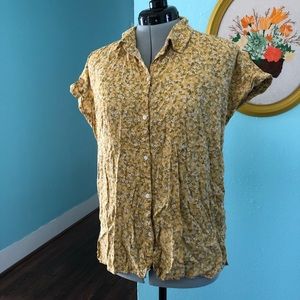 Old Navy Button Down Blouse size M